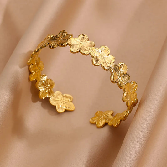 gold bracelet
