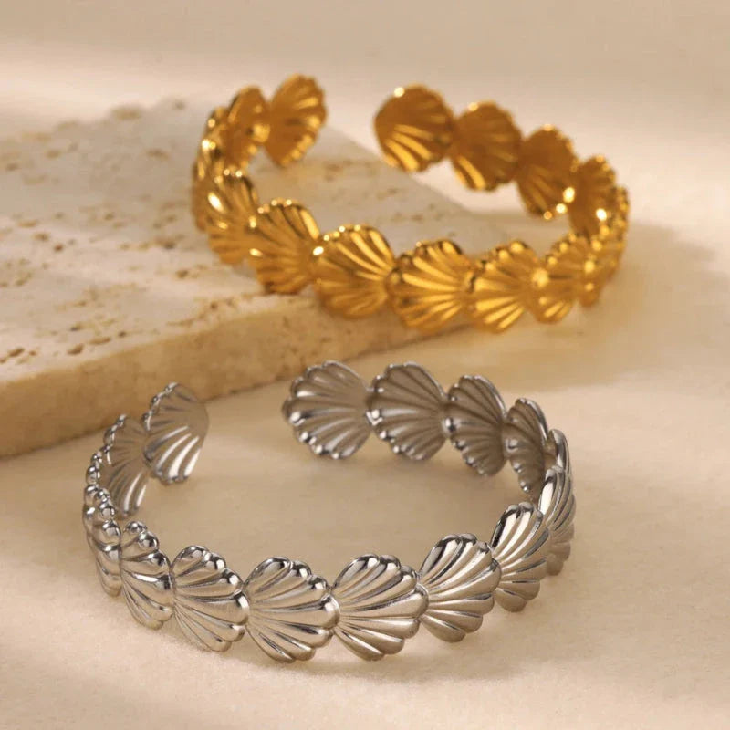 Elegant Starfish and Scallop Shell Bracelet